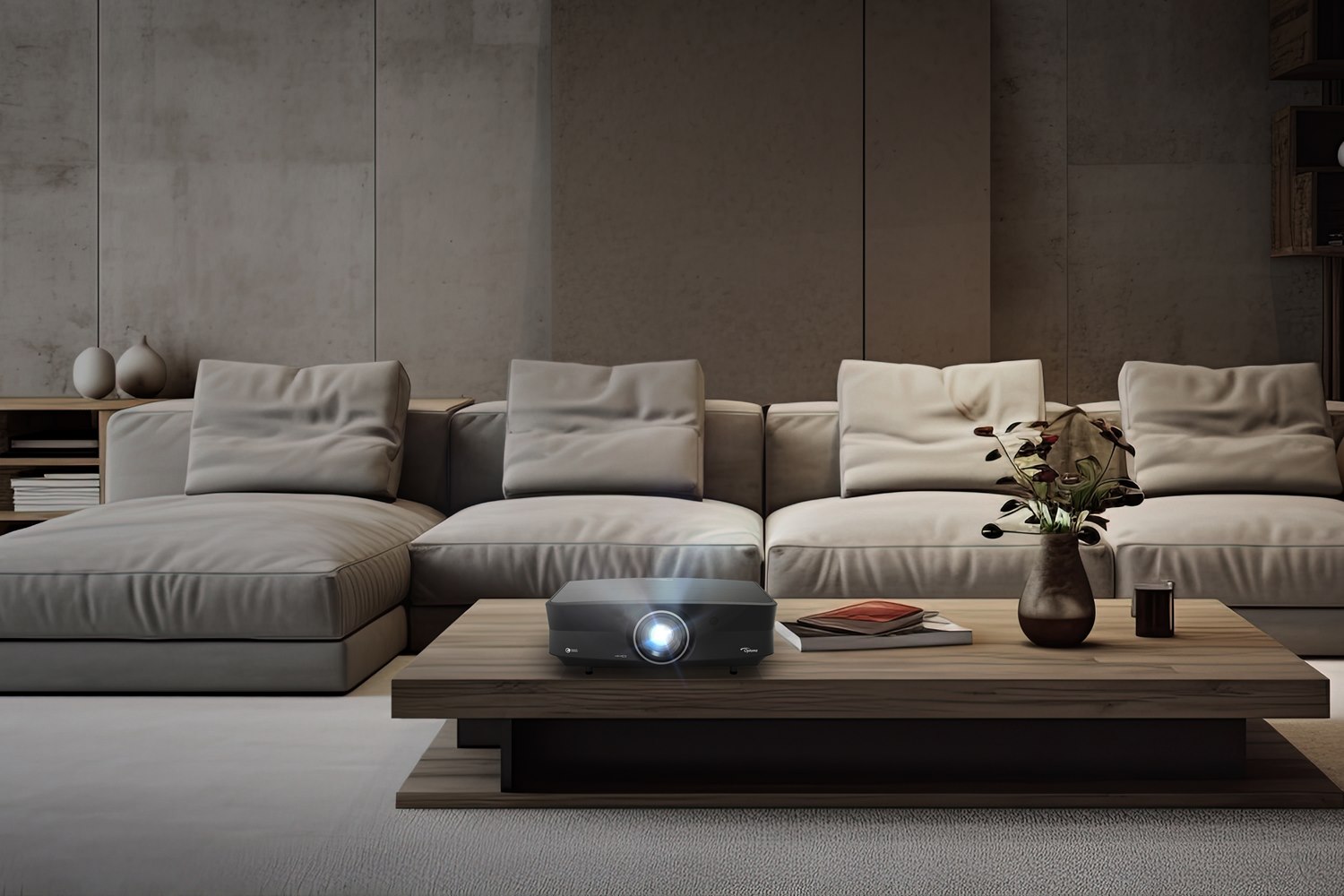 Projektor za kuno kino Optoma UHZ68LV postavljen na stoliu u modernom dnevnom boravku – 4K home cinema iskustvo kod kue