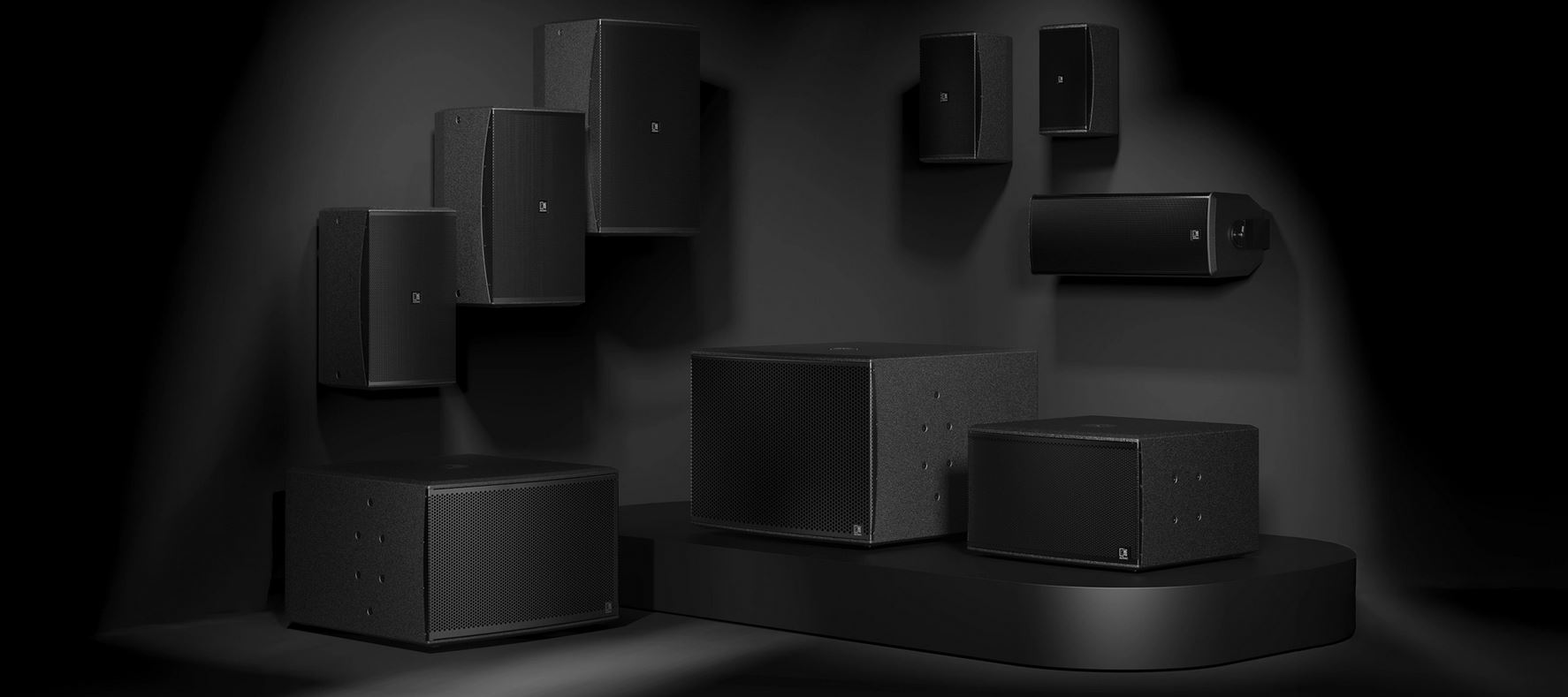 AUDAC VEXO serija profesionalnih 3-way zvunika s irokom pokrivenou i visokim izlaznim performansama za komercijalne i hospitality prostore.