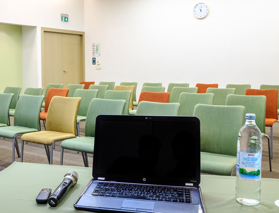 Vodi�i za opremanje konferencijskih dvorana i AV sustava