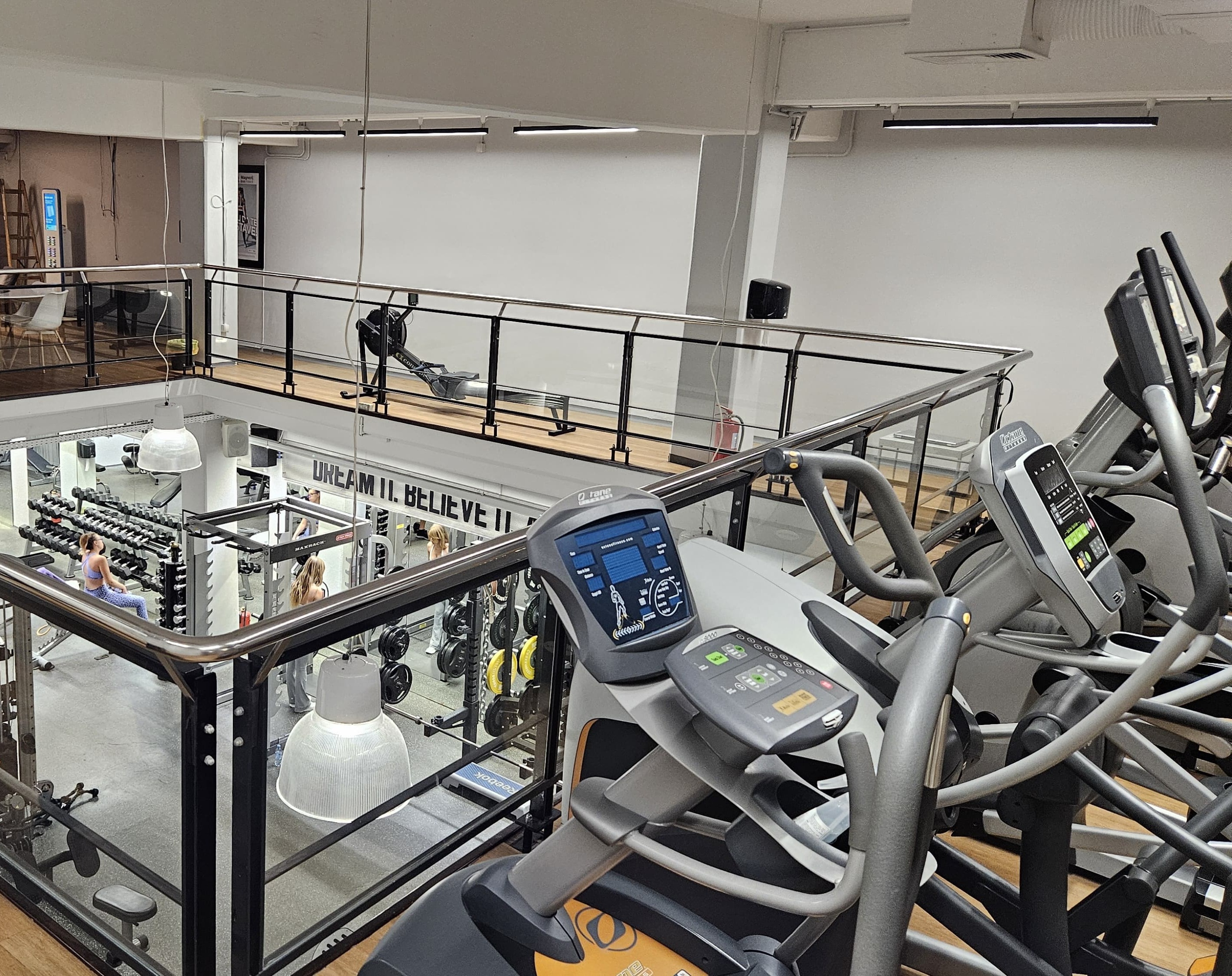 Ozvuenje teretane, fitness centra i dvorane za treninge