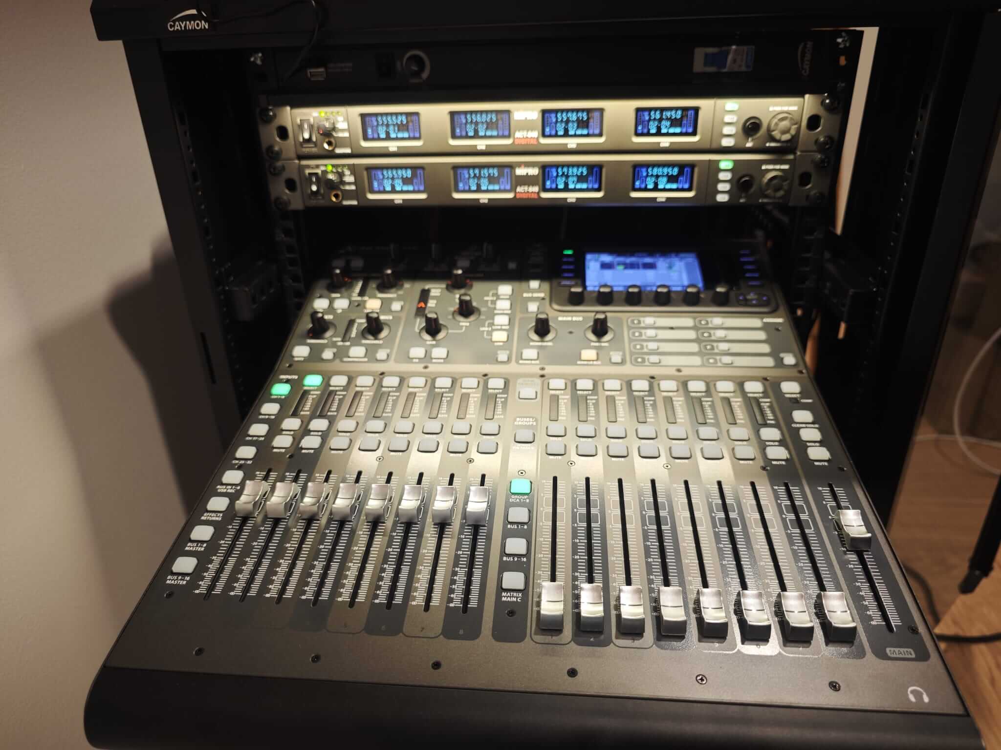 konferencijska dvorana s AV opremom smje�tenom u rack ormar