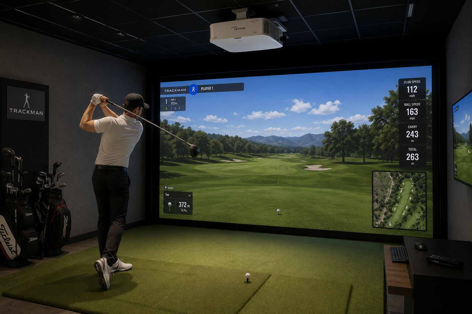 Ku�ni golf simulator sa short throw projektorom i projekcijom golf terena