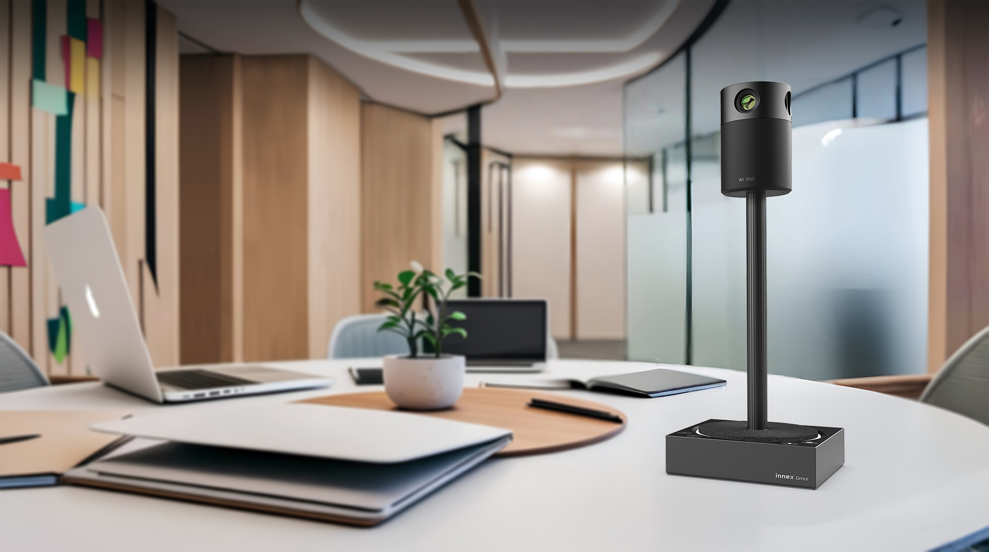 Innex Omni video konferencijska kamera u sobi za sastanke
