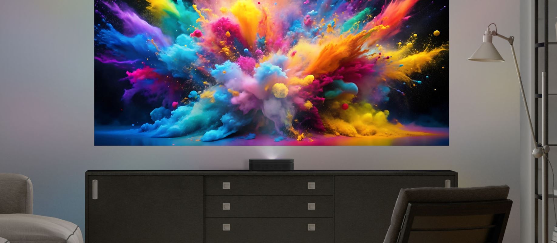 Laserski projektor bez lampe projicira ivopisnu i izuzetno svijetlu sliku u modernom prostoru