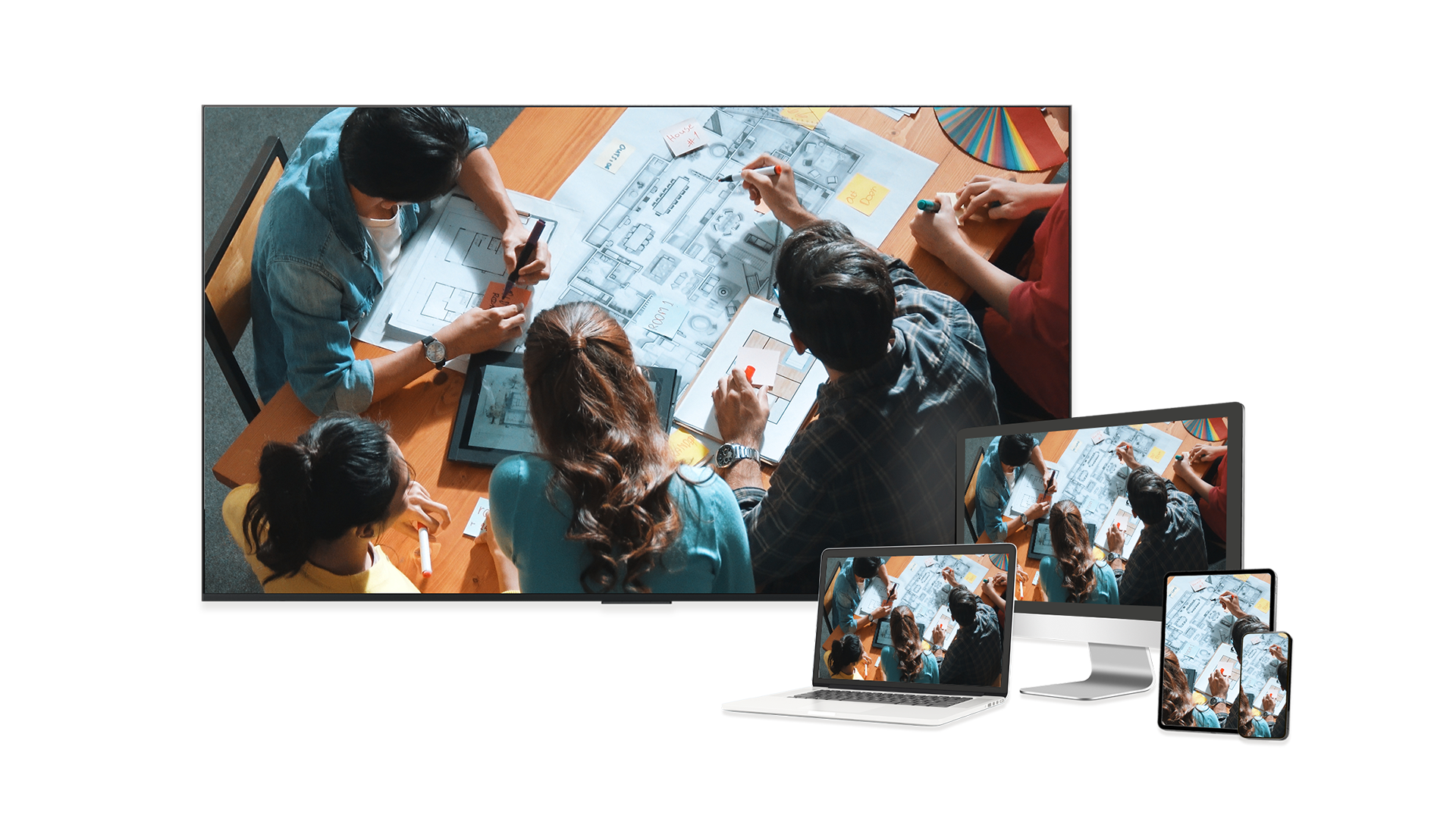 Prikaz vie ekrana razliitih veliina (raunalo, tablet, mobitel) povezanih putem STV+ rjeenja s podrkom za Newline Cast i Broadcast, omoguujui jednostavno dijeljenje sadraja neovisno o platformi.