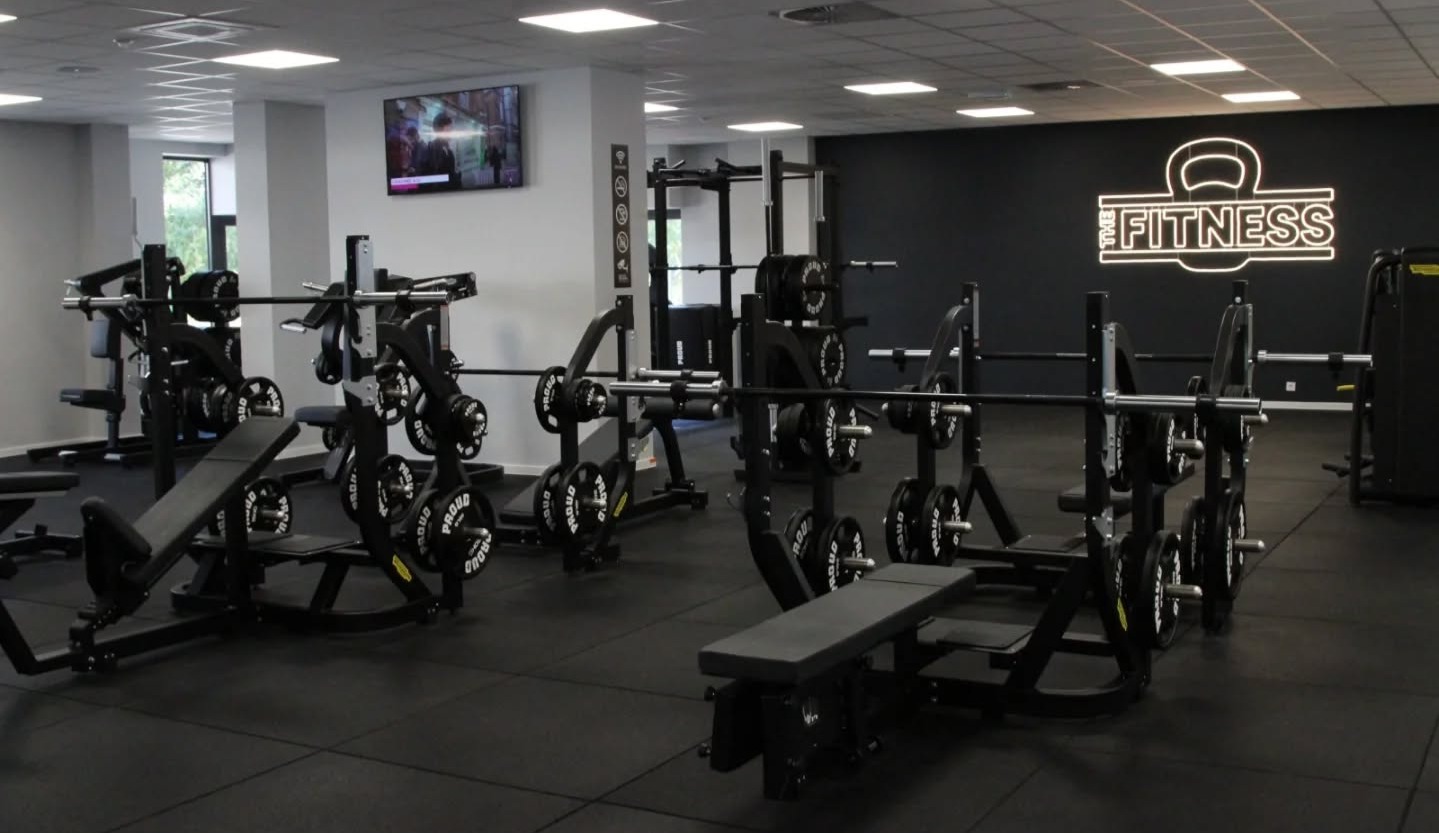 Interijer teretane The Fitness Croatia s profesionalno ozvučenim trenažnim zonama, iako se zvučnik ne vidi na fotografiji