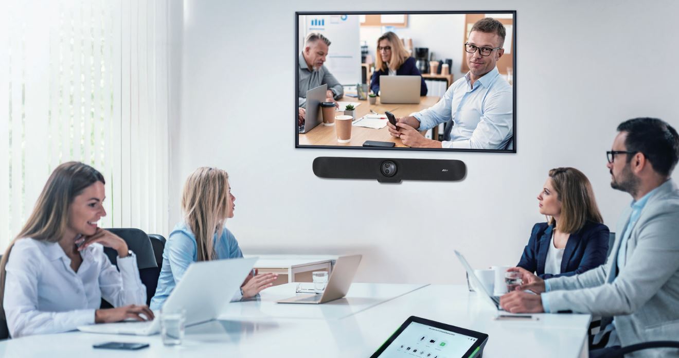 Video bar ureaj kombinira kameru, mikrofon i zvunik u jednom rjeenju